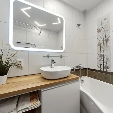 Верхний Город,Метро Октябрьская Apartament